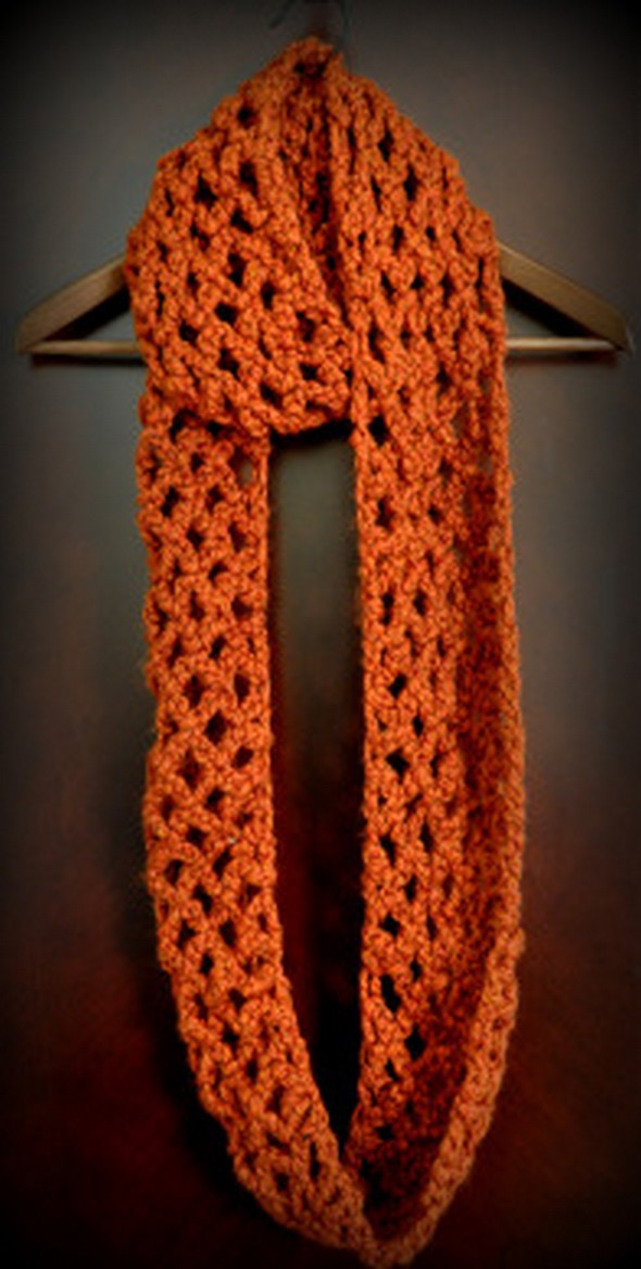 diamond-lattice-chain-crochet-infinity-scarf
