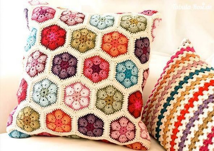 crochet-cushion-8