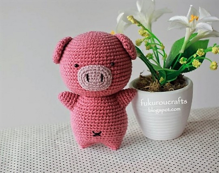 crochet-pig-doll