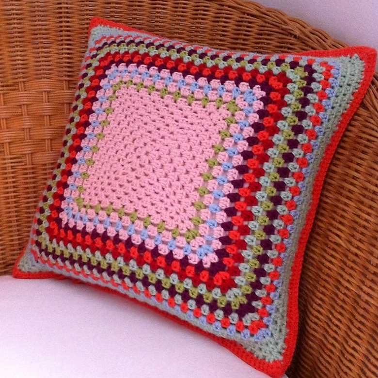crochet-cushion-cover-free-pattern